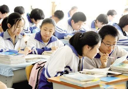 扎心了老铁！在深圳中考失败，没入深户的孩子连复读的机会都没有！